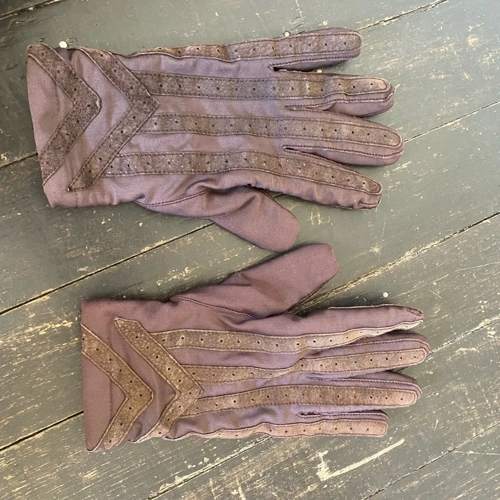 Men’s Gloves - Picture 2 of 3